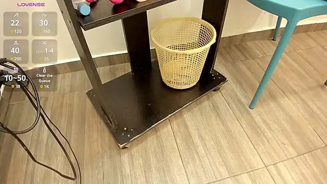 Thifany Hampton  online show from 03/07/25, 07:49