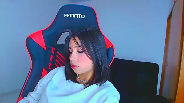 Snapshot of Rousse_violett chatting on 09/18/25, 09:50 Rousse violett online show from 09/18/25, 09:50