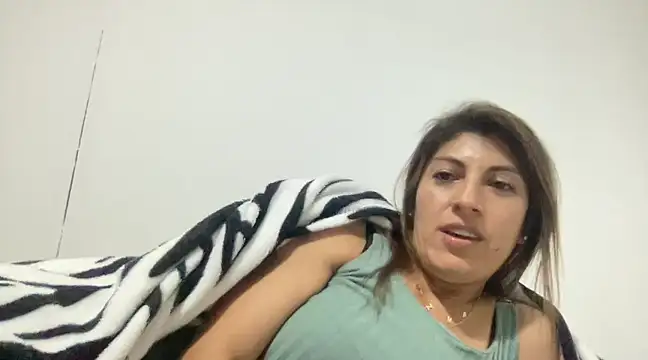 LunaBeya online show from 03/07/25, 02:57