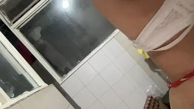 LunaBeya online show from 11/19/25, 11:05