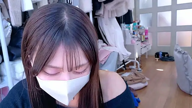 Snapshot of riken_jp chatting on 11/22/25, 01:04 riken jp online show from 11/22/25, 01:04