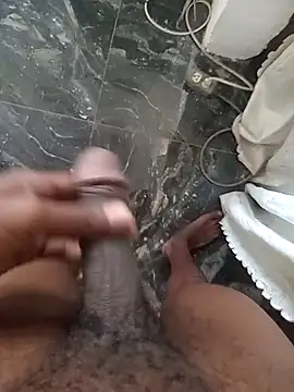 Snapshot of mario0212 chatting on 10/21/25, 01:12 mario0212 online show from 10/21/25, 01:12