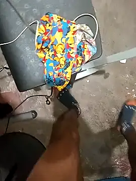 Snapshot of mario0212 chatting on 11/21/25, 03:49 mario0212 online show from 11/21/25, 03:49