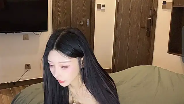 muyan 00 online show from 10/13/25, 02:17