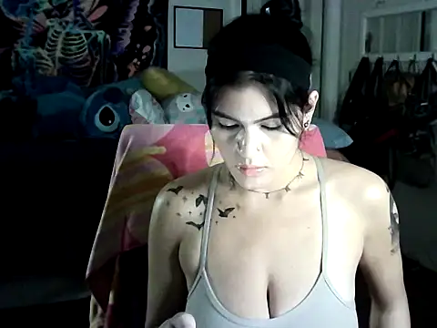 Snapshot of nikkikittyx3 chatting on 02/08/25, 08:42 nikkikittyx3 online show from 02/08/25, 08:42