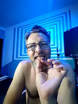 itsmeyes69 online show from 02/08/25, 09:15