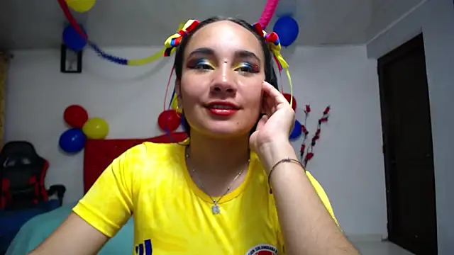 Snapshot of Maylin_horny19 chatting on 06/18/26, 04:35 Maylin horny19 online show from 06/18/26, 04:35