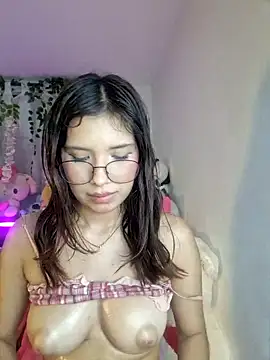 Snapshot of Selesumii chatting on 03/14/25, 06:32 Selesumii online show from 03/14/25, 06:32