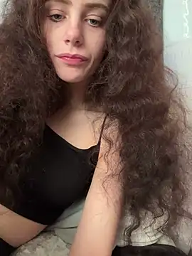 Snapshot of VioletxBlue chatting on 01/09/25, 02:18 VioletxBlue online show from 01/09/25, 02:18