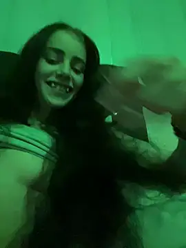 Snapshot of VioletxBlue chatting on 01/12/25, 05:01 VioletxBlue online show from 01/12/25, 05:01