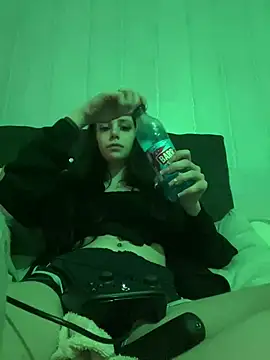 Snapshot of VioletxBlue chatting on 01/22/25, 05:49 VioletxBlue online show from 01/22/25, 05:49