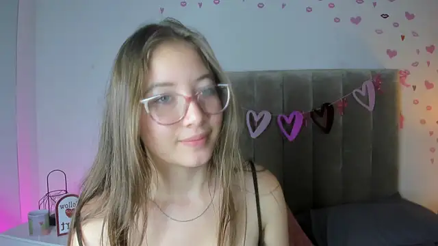 Dahlia Rousse online show from 03/08/25, 04:28