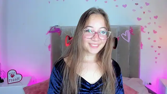 Dahlia Rousse online show from 03/22/25, 09:02