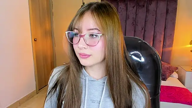 Dahlia Rousse online show from 12/04/25, 06:23