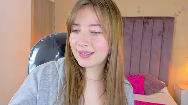 Dahlia Rousse online show from 03/05/26, 05:03