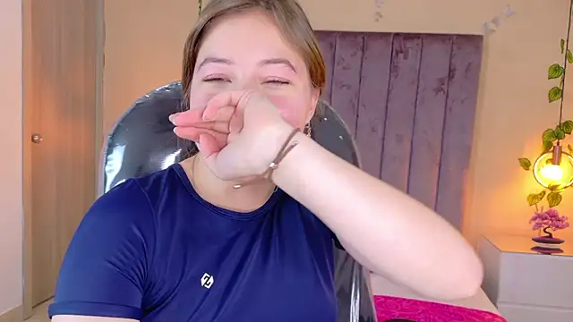 Dahlia Rousse online show from 03/07/26, 05:37