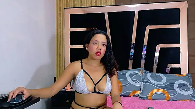 SolEvanss online show from 09/28/25, 01:49