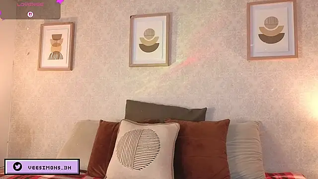 Veronica simons online show from 12/04/25, 08:50