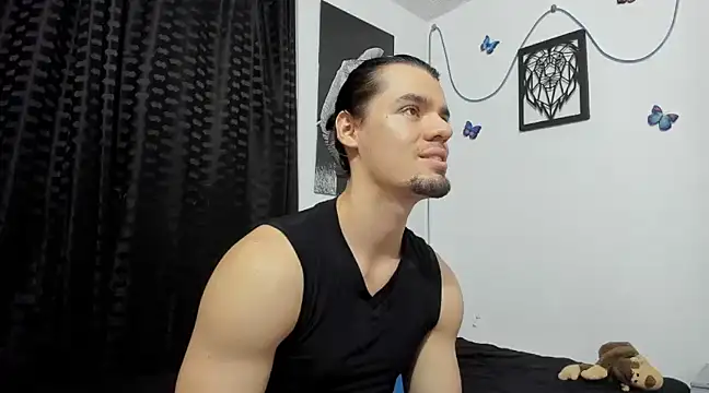 Snapshot of maxi_styles chatting on 01/25/25, 04:13 maxi styles online show from 01/25/25, 04:13