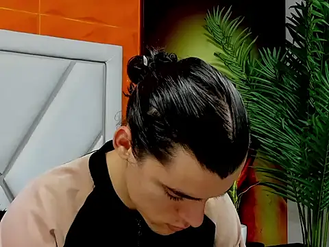 Snapshot of maxi_styles chatting on 02/17/26, 12:34 maxi styles online show from 02/17/26, 12:34