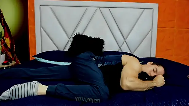 Snapshot of maxi_styles chatting on 02/21/26, 11:33 maxi styles online show from 02/21/26, 11:33