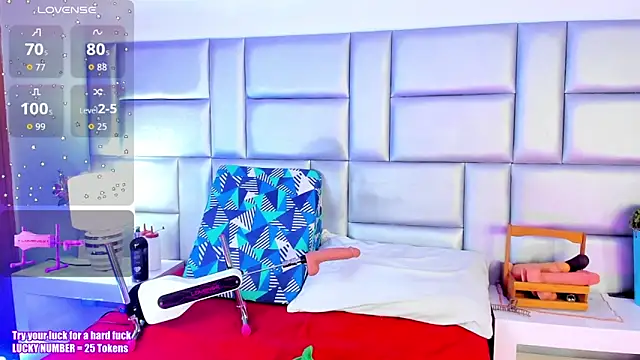 LovelyNickii online show from 10/17/25, 12:52