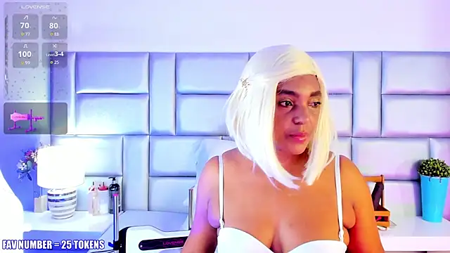 LovelyNickii online show from 11/02/25, 12:51