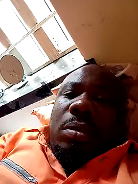 Snapshot of Dube501 chatting on 03/19/25, 07:17 Dube501 online show from 03/19/25, 07:17