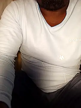 Snapshot of Dube501 chatting on 09/29/25, 06:24 Dube501 online show from 09/29/25, 06:24