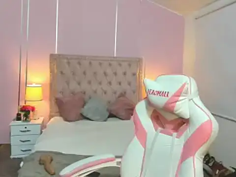 NoaLuxury online show from 03/18/25, 04:26