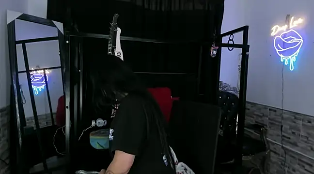 amyswallow7 online show from 01/25/25, 04:57