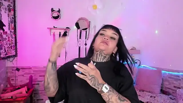 amyswallow7 online show from 02/15/26, 01:35