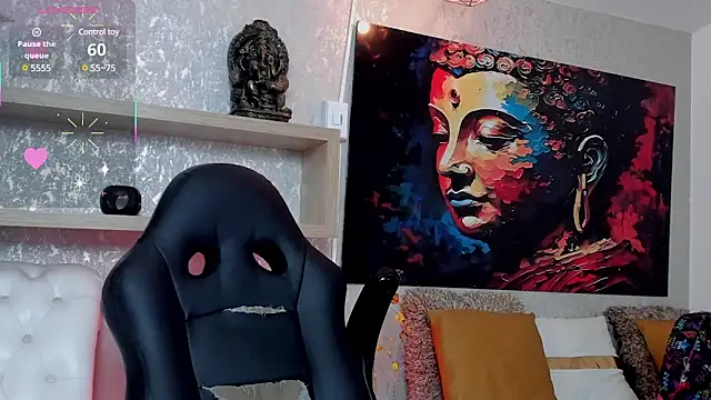 Luxury Woman online show from 03/20/25, 06:20