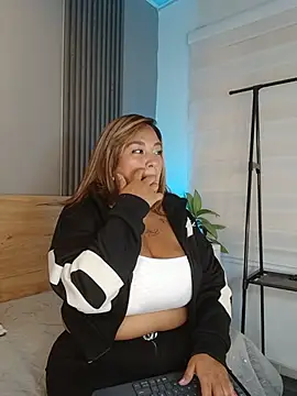 Elise-Leyton online show from 05/22/26, 04:56
