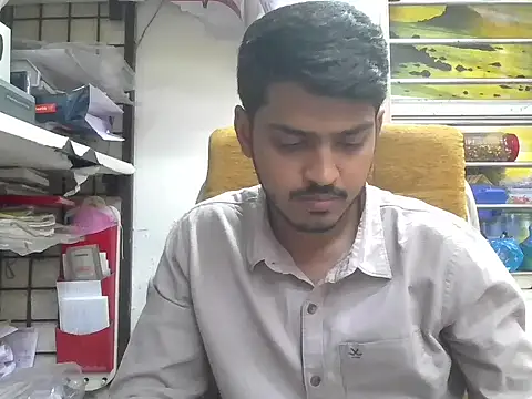 cute modell online show from 12/19/25, 12:01