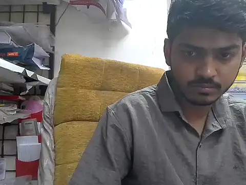 cute modell online show from 12/20/25, 12:01