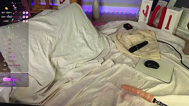 KiraBriis online show from 02/09/25, 10:31