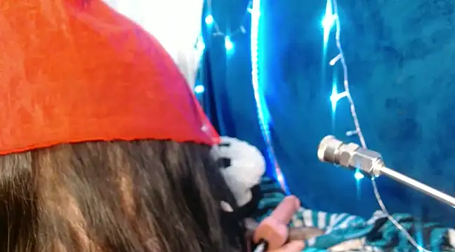 Snapshot of kattislut77 chatting on 02/03/25, 08:24 kattislut77 online show from 02/03/25, 08:24