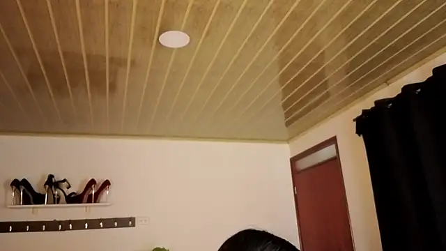 Renaxi Smith online show from 10/19/25, 08:09