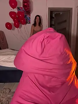 Snapshot of Mylaya chatting on 02/10/25, 06:03 Mylaya online show from 02/10/25, 06:03