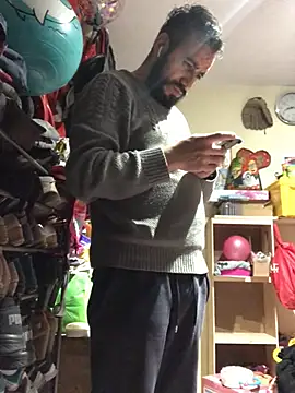 Snapshot of leonardohot1987 chatting on 02/01/25, 05:39 leonardohot1987 online show from 02/01/25, 05:39