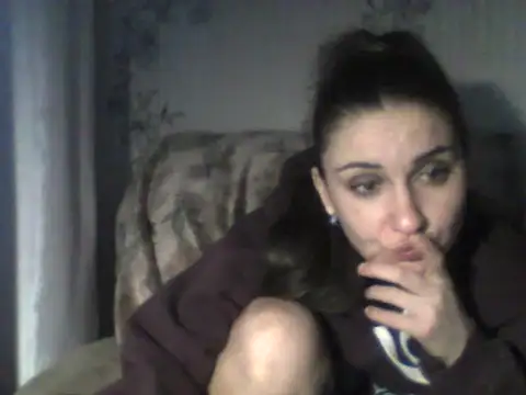 Snapshot of Yuliia30 chatting on 02/21/25, 03:21 Yuliia30 online show from 02/21/25, 03:21