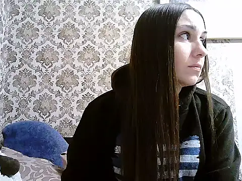 Snapshot of Yuliia30 chatting on 10/19/25, 12:50 Yuliia30 online show from 10/19/25, 12:50