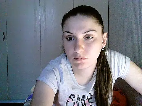 Snapshot of Yuliia30 chatting on 12/14/25, 12:10 Yuliia30 online show from 12/14/25, 12:10