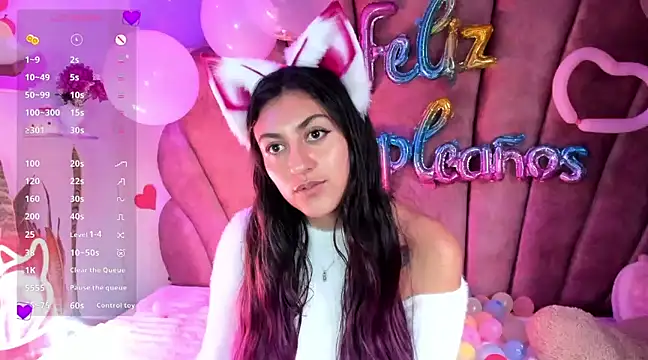 sweetfoxy 17 online show from 02/18/25, 10:03