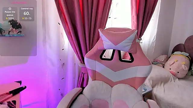 sweetfoxy 17 online show from 04/08/26, 07:36