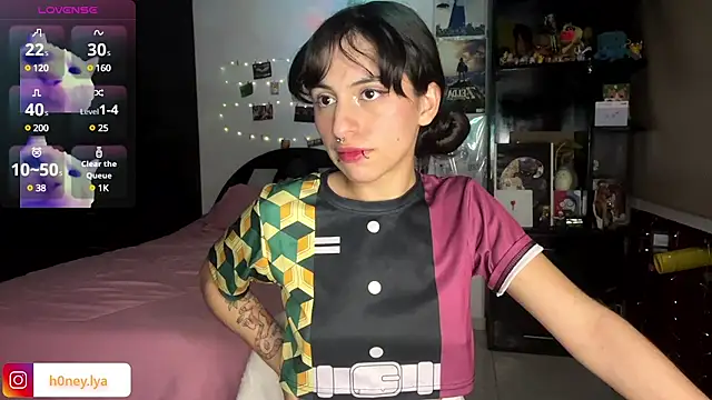 Snapshot of B0nnie_H0ney chatting on 01/17/25, 11:29 B0nnie H0ney online show from 01/17/25, 11:29