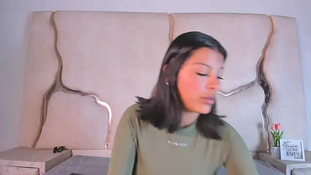Salmaportman69 online show from 08/03/26, 04:11