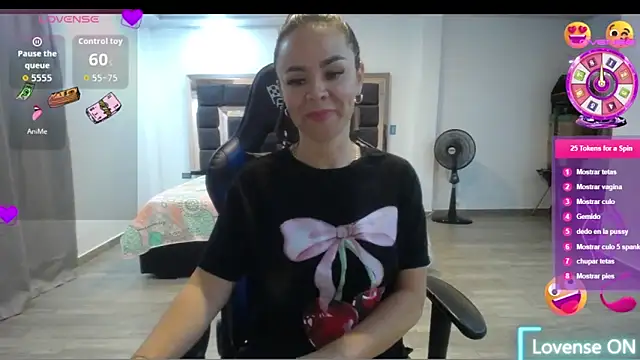 Snapshot of Francheskasmile chatting on 09/13/25, 05:29 Francheskasmile online show from 09/13/25, 05:29