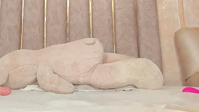 LilaBeily online show from 02/11/25, 01:41